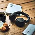 Изображение SONY WH-XB700 Black, наушники накладные с микрофоном Bluetooth #4 Фото SONY WH-XB700 Black, наушники накладные с микрофоном Bluetooth #4